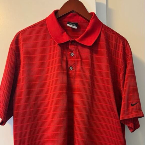 Nike Golf Men's Red Dri-Fit Short Sleeve Polo Shirt Xtra Lightweight Size XL - Picture 2 of 3